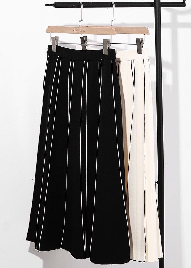Raena Black Pleated Skirt (PRE-ORDER)